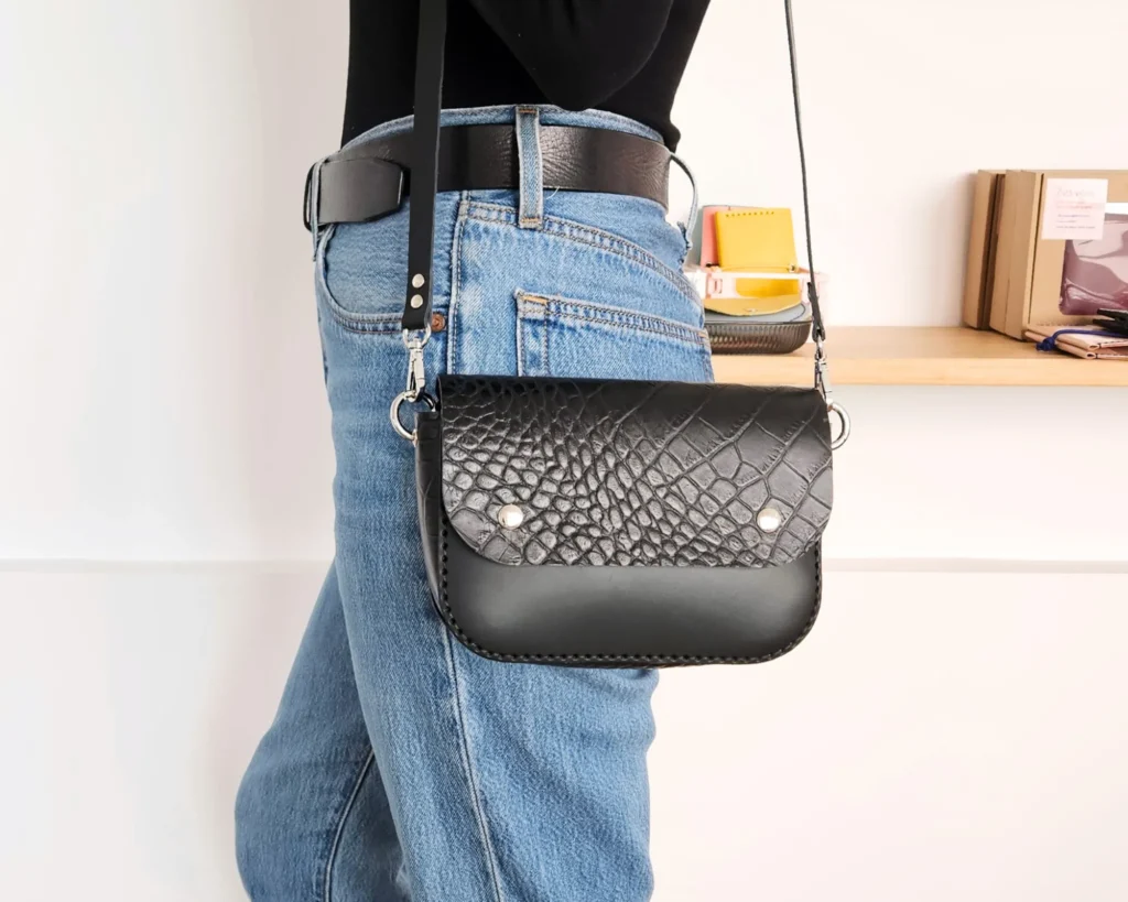 Bolso convertible de cuero. Bandolera + Riñonera