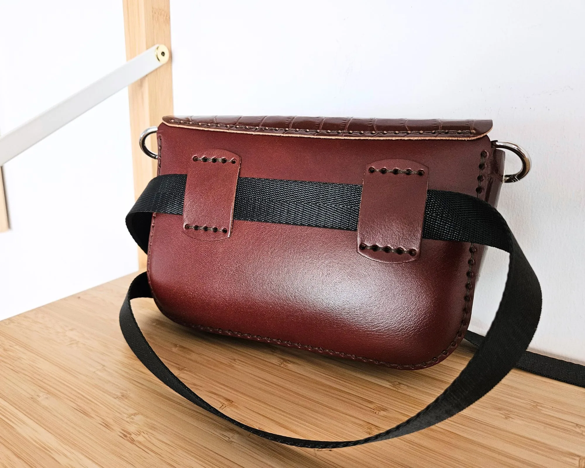 Bolso convertible de cuero. Bandolera + Riñonera - Imagen 3