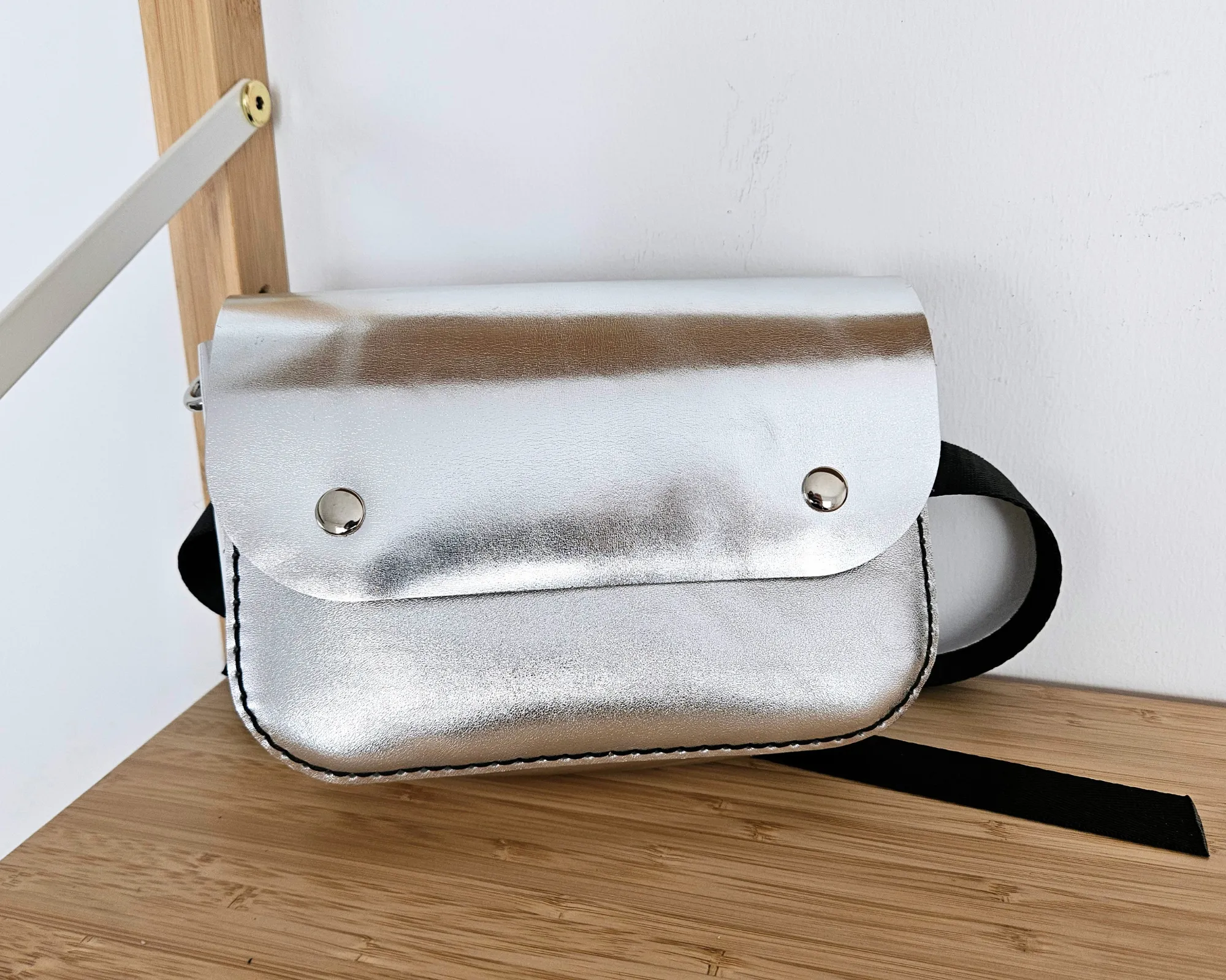 Bolso convertible de cuero. Bandolera + Riñonera - Imagen 8