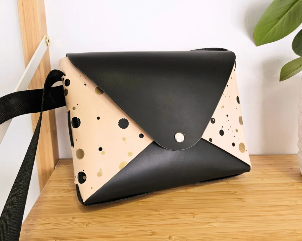 Bolso sobre de cuero - Negro/Natural